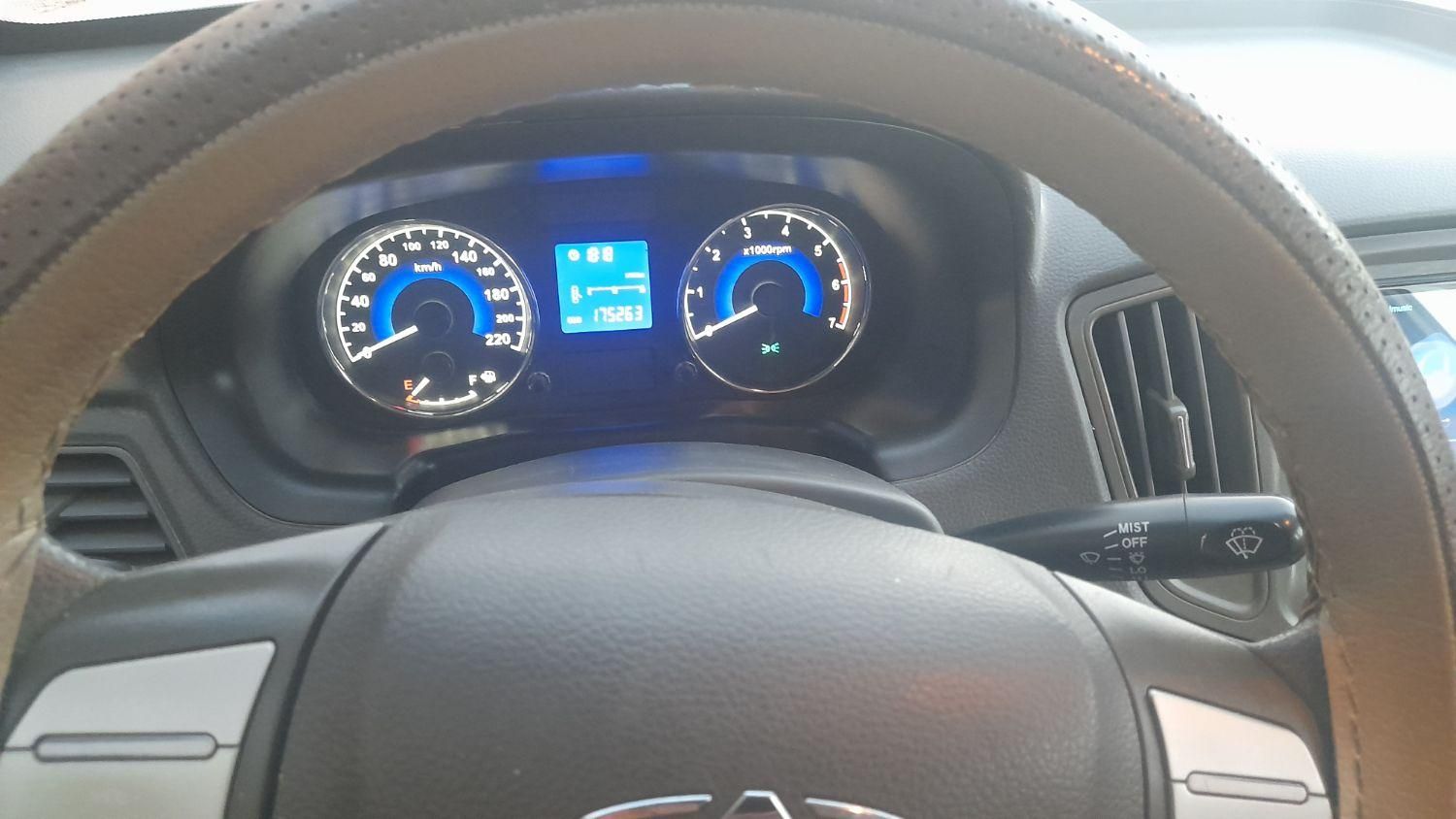 ام وی ام 550 اتوماتیک - 1395