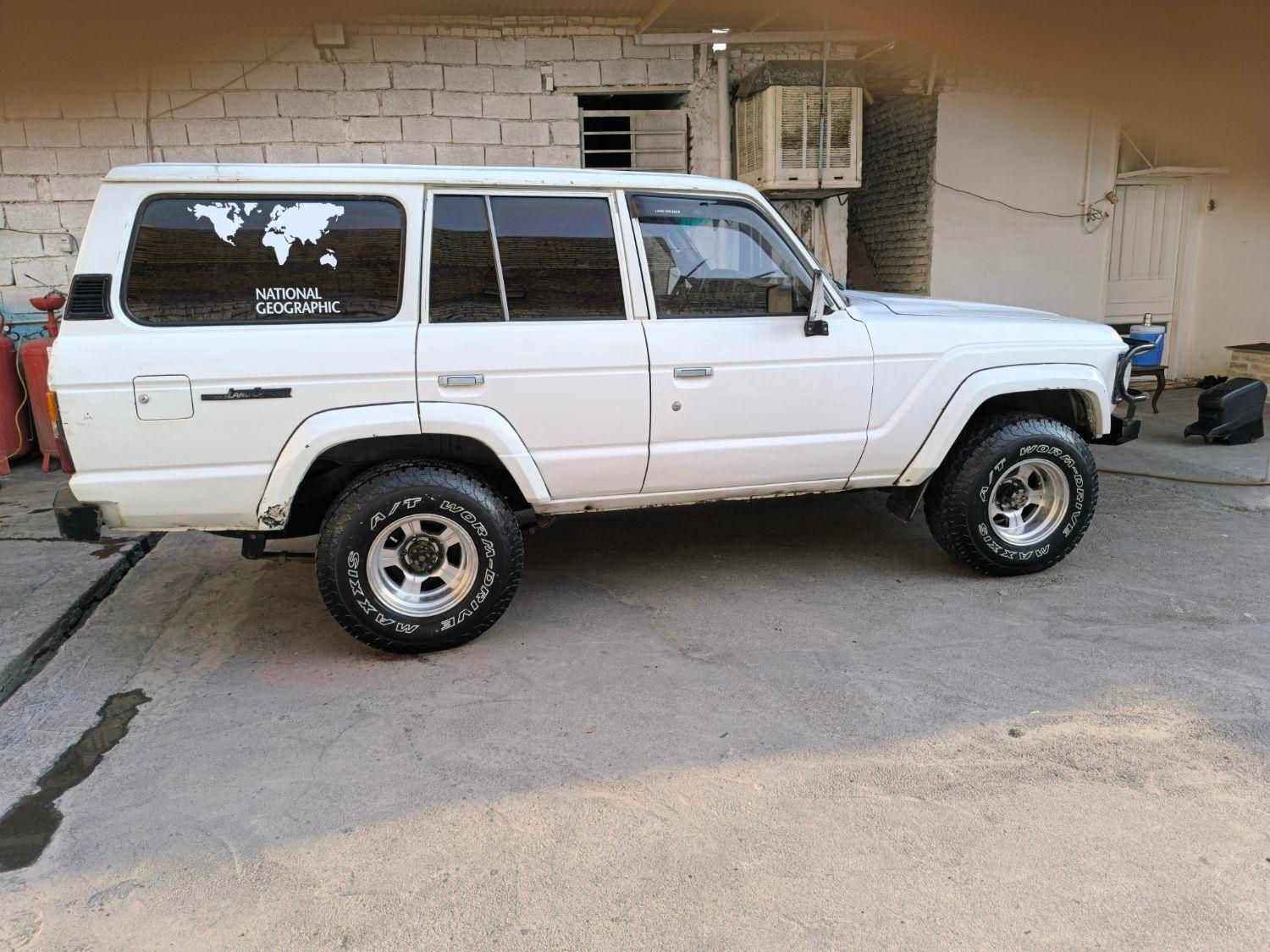 تویوتا کمری XLE - 1402