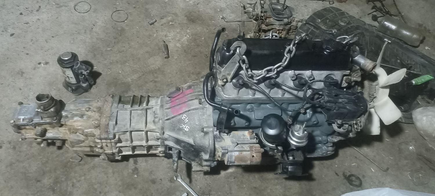 تویوتا کمری XLE - 1402