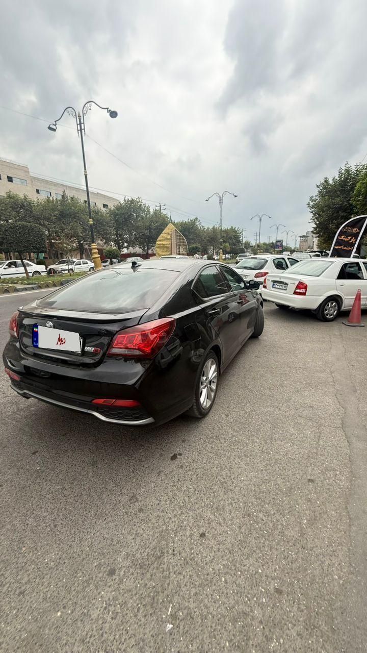 ام جی 6 لیفت بک GT فیس قدیم - 2015