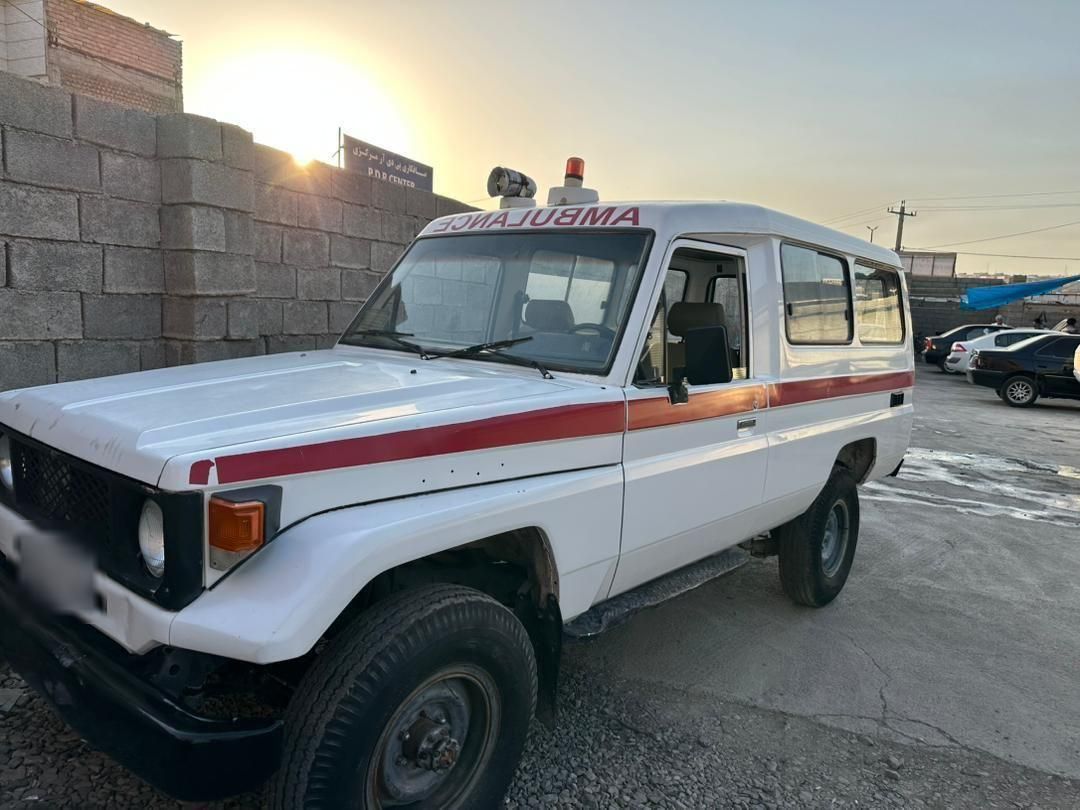 تویوتا لندکروز VXR نسل ۵ - 1997