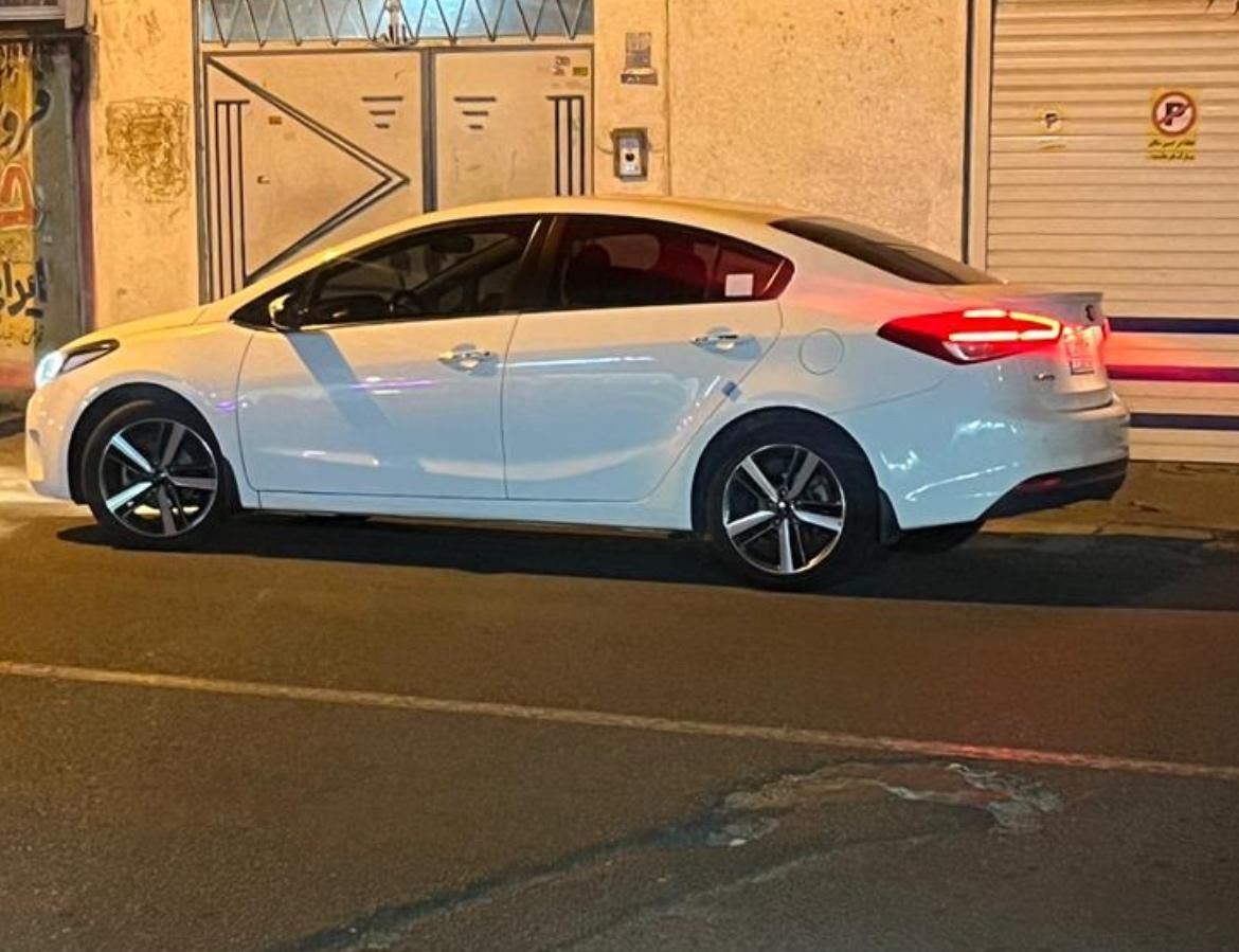 کیا سراتو 2.0 لیتر اتوماتیک GT لاین - 2017