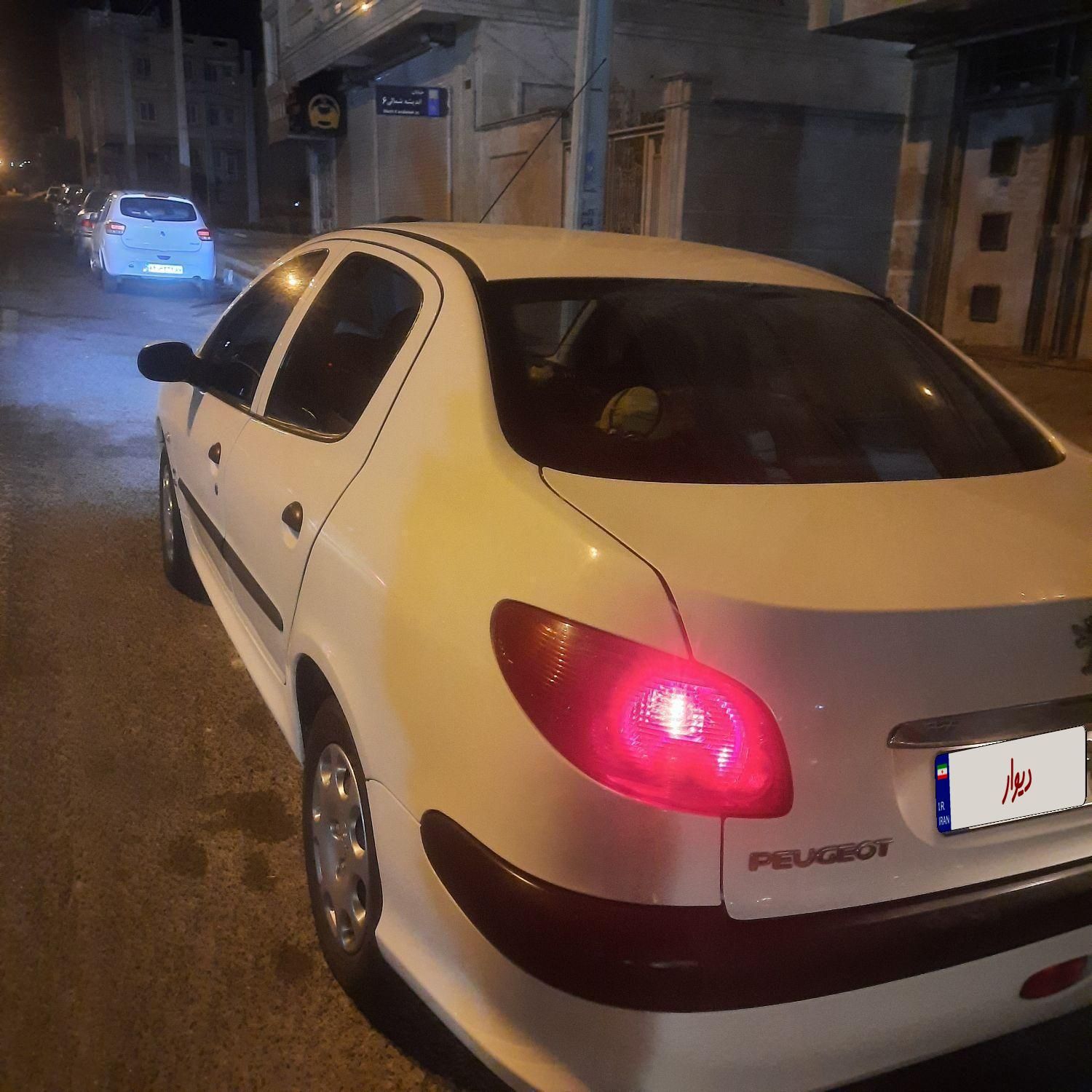 پژو ۲۰۶ صندوق دار v8 - 1396