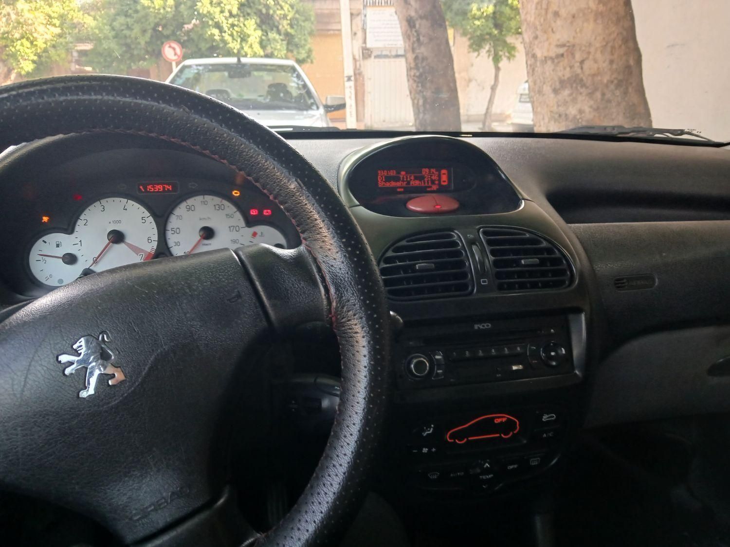 پژو ۲۰۶ صندوق دار v8 - 1394