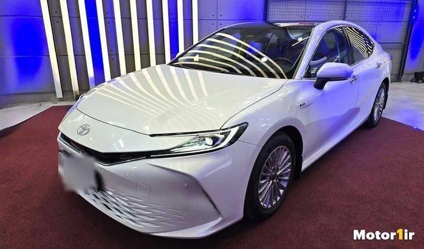 تویوتا کمری XLE - 2025