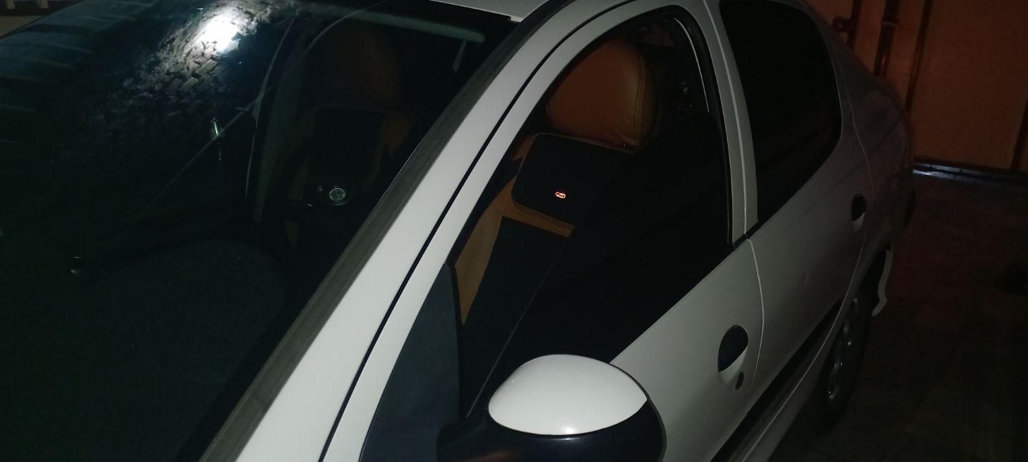 پژو ۲۰۶ صندوق دار v8 - 1395