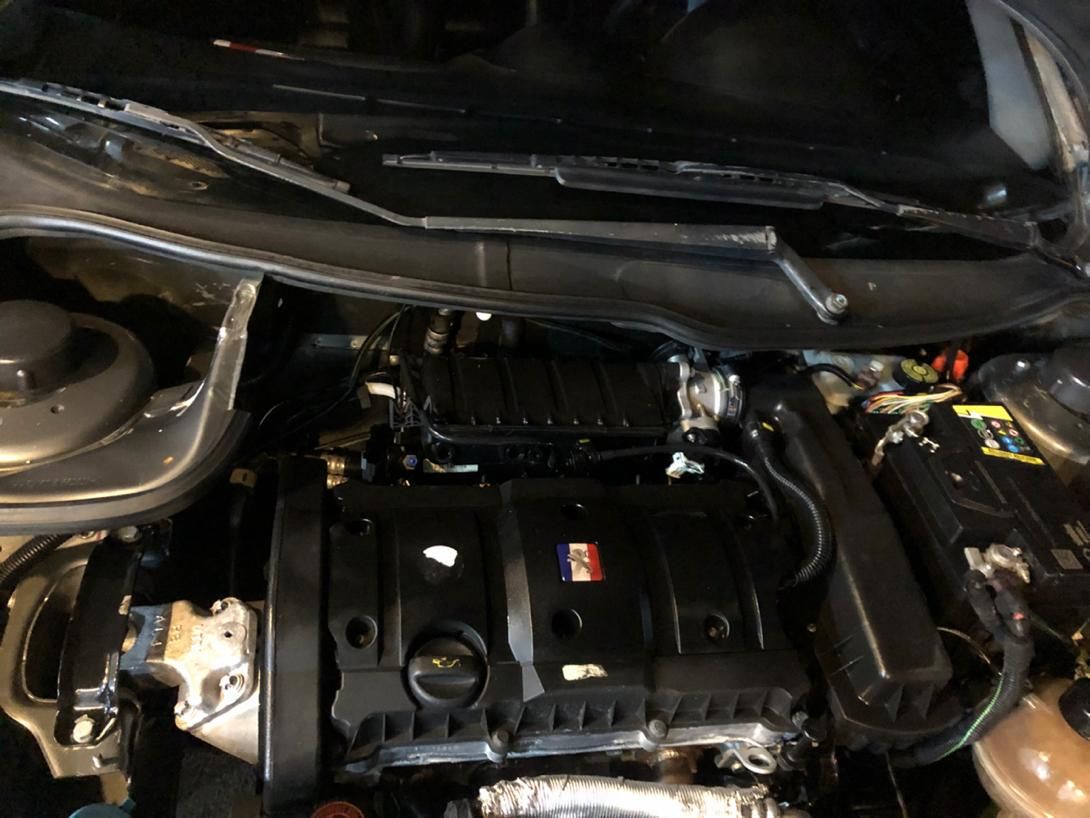 پژو ۲۰۶ صندوق دار v8 - 1393