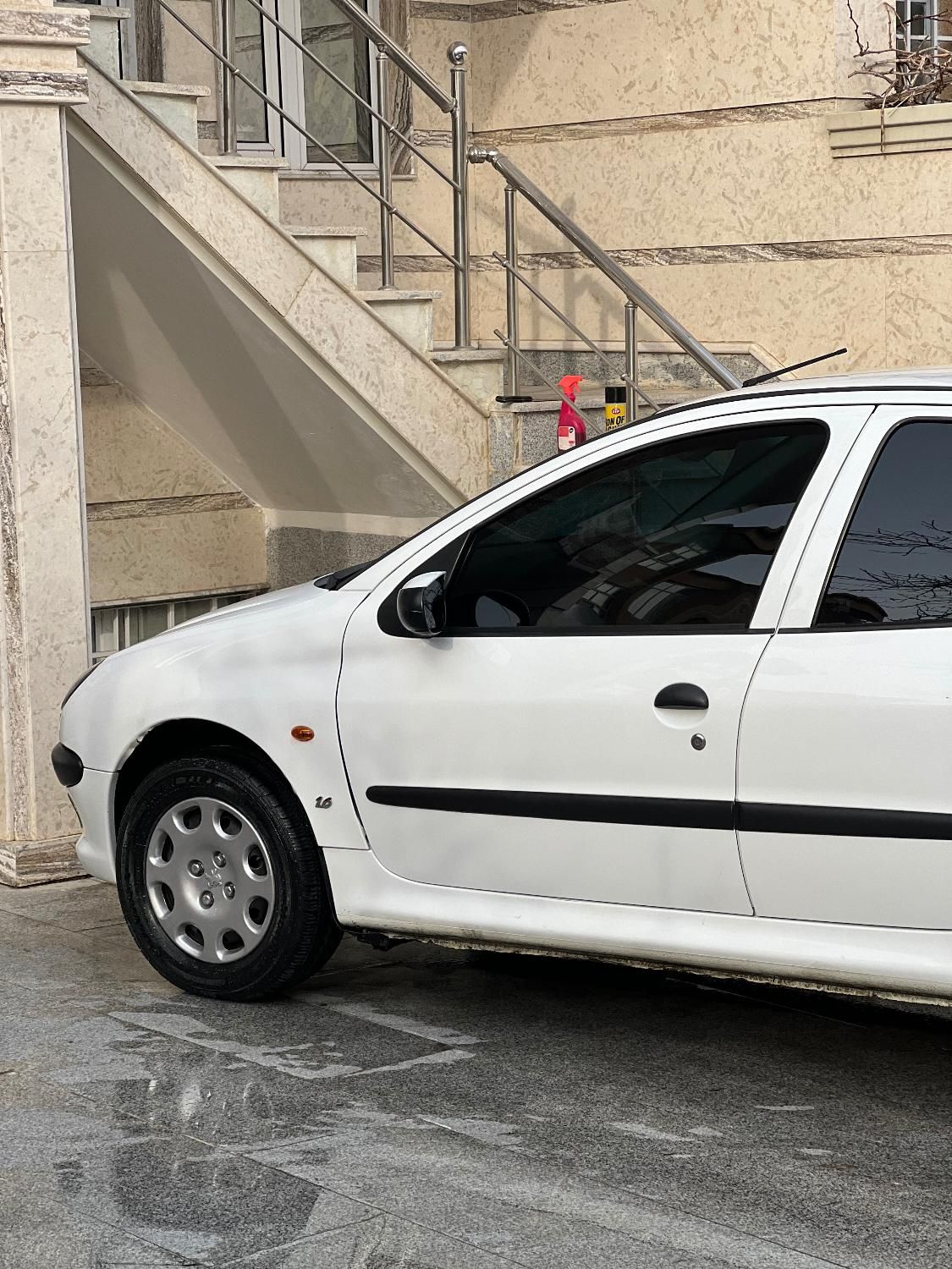 پژو ۲۰۶ صندوق دار v8 - 1397