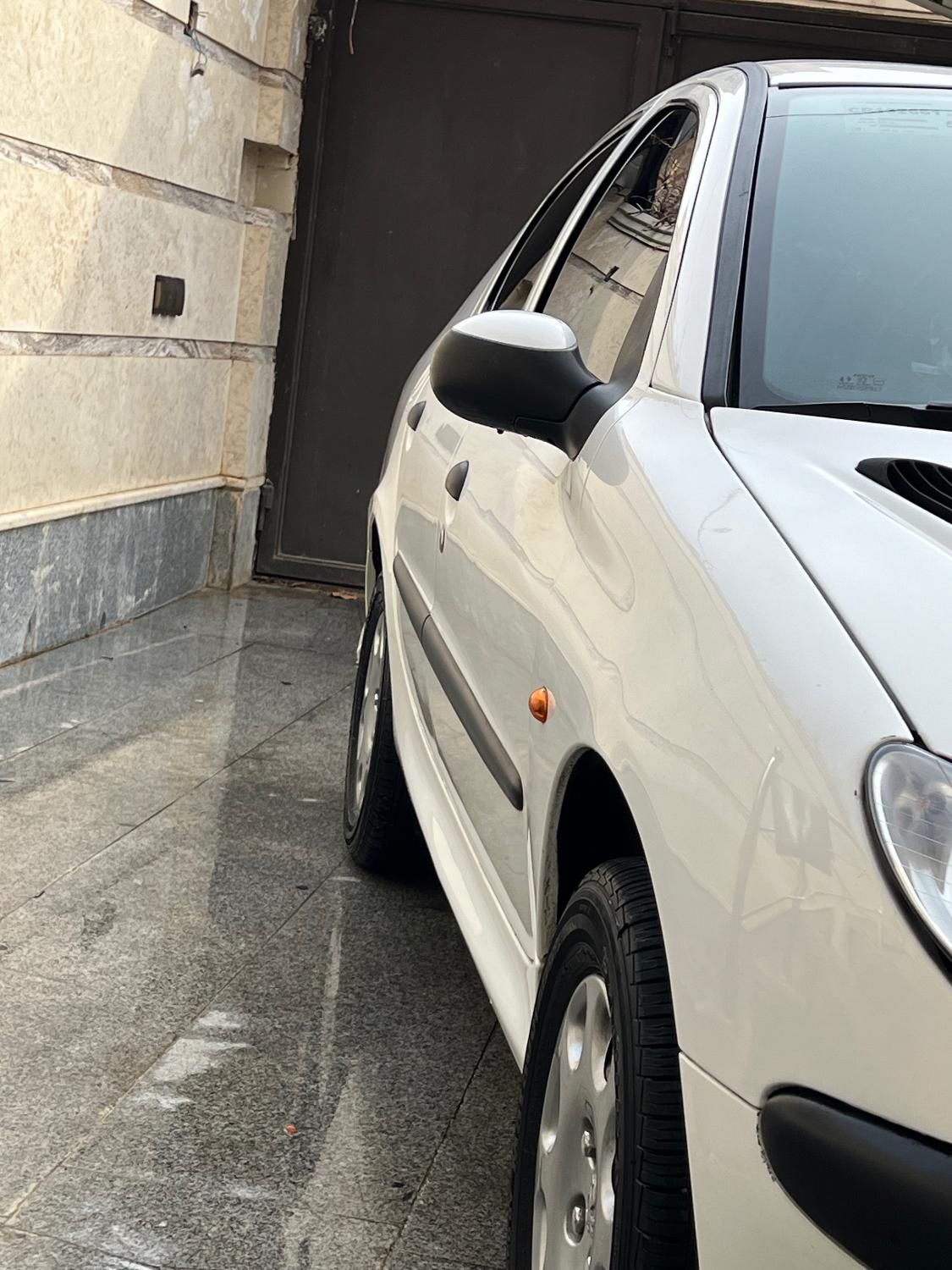 پژو ۲۰۶ صندوق دار v8 - 1397