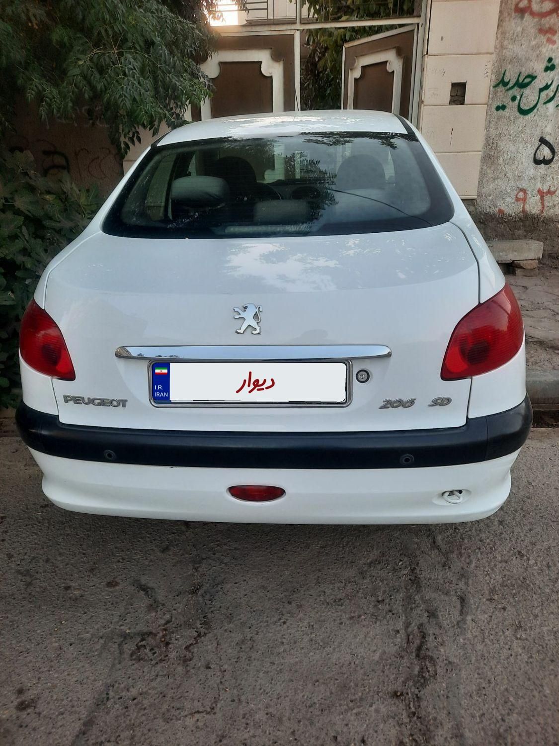 پژو ۲۰۶ صندوق دار v8 - 1396