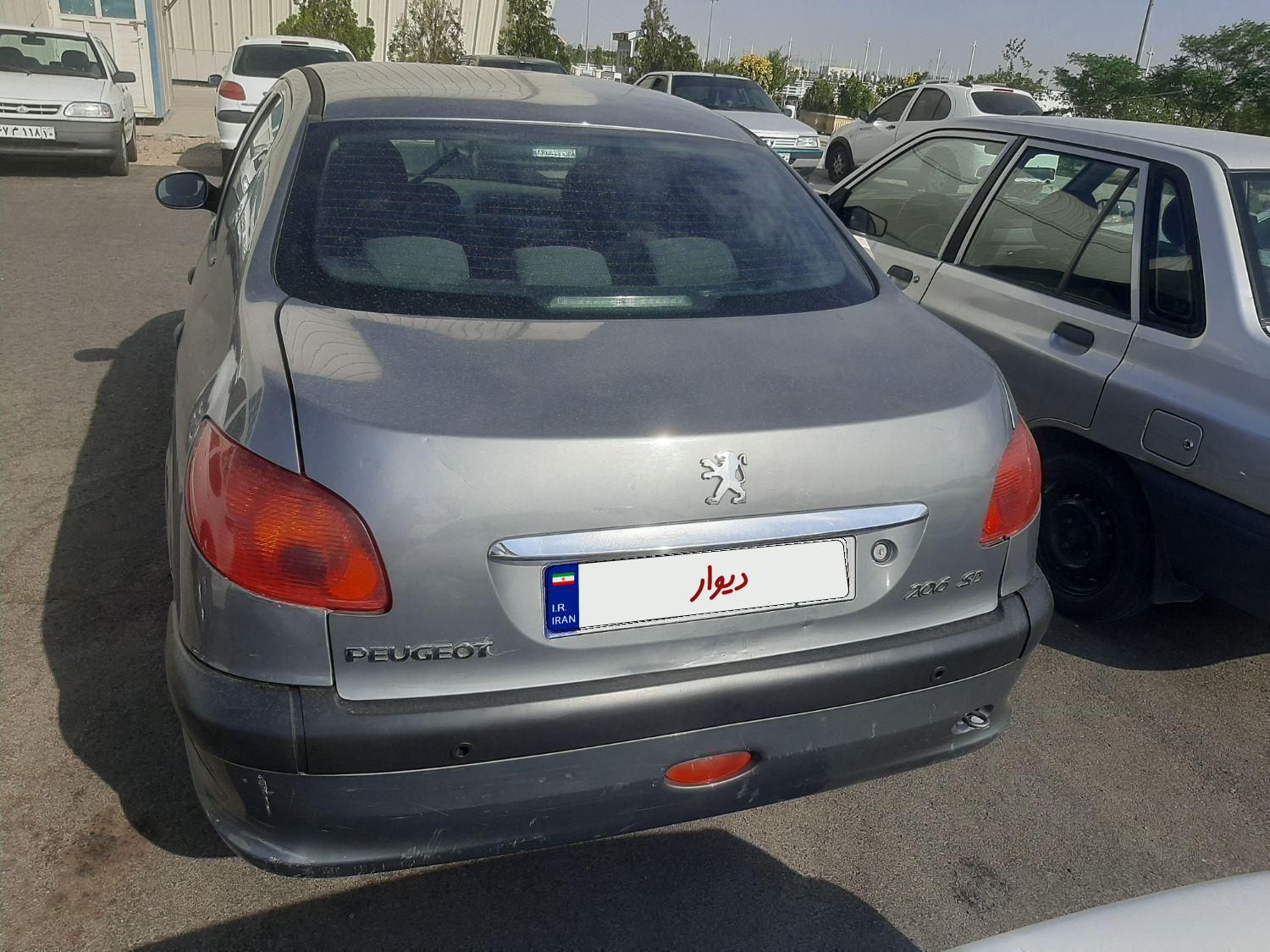 پژو ۲۰۶ صندوق دار v8 - 1392