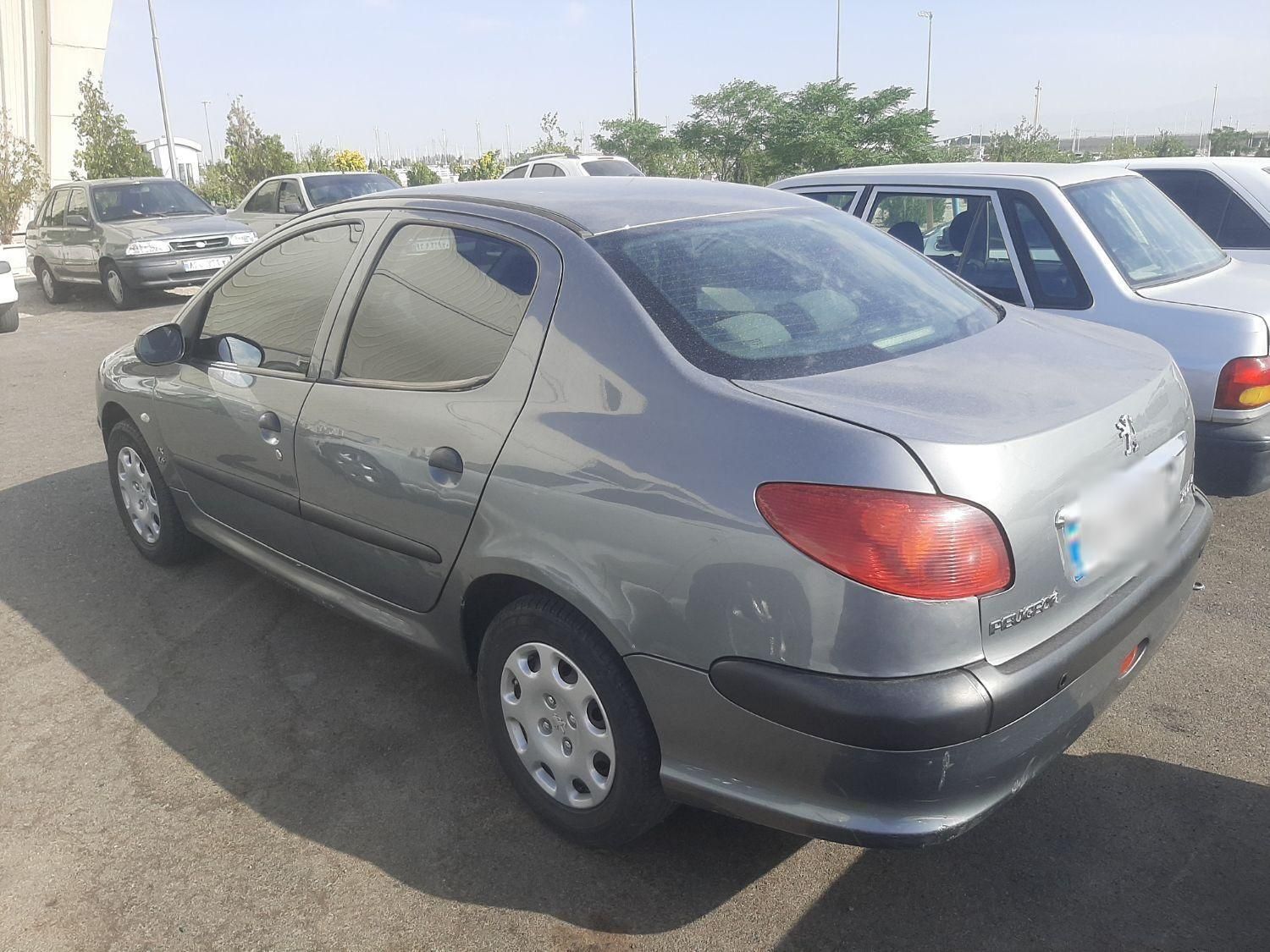 پژو ۲۰۶ صندوق دار v8 - 1392