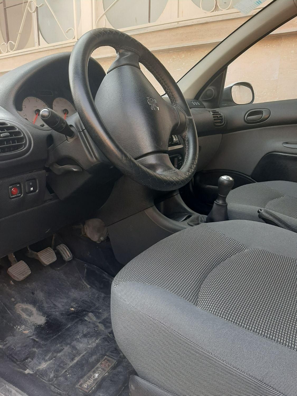 پژو ۲۰۶ صندوق دار v8 - 1398