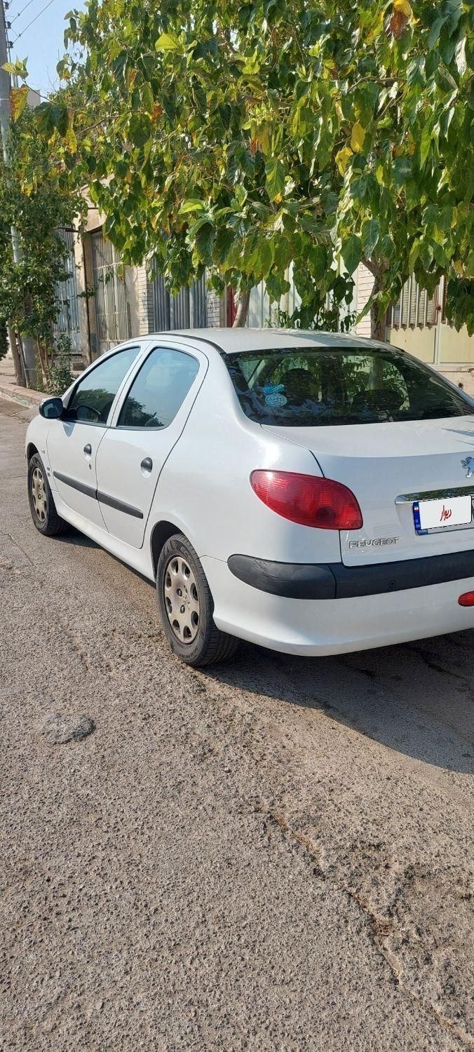 پژو ۲۰۶ صندوق دار v8 - 1397