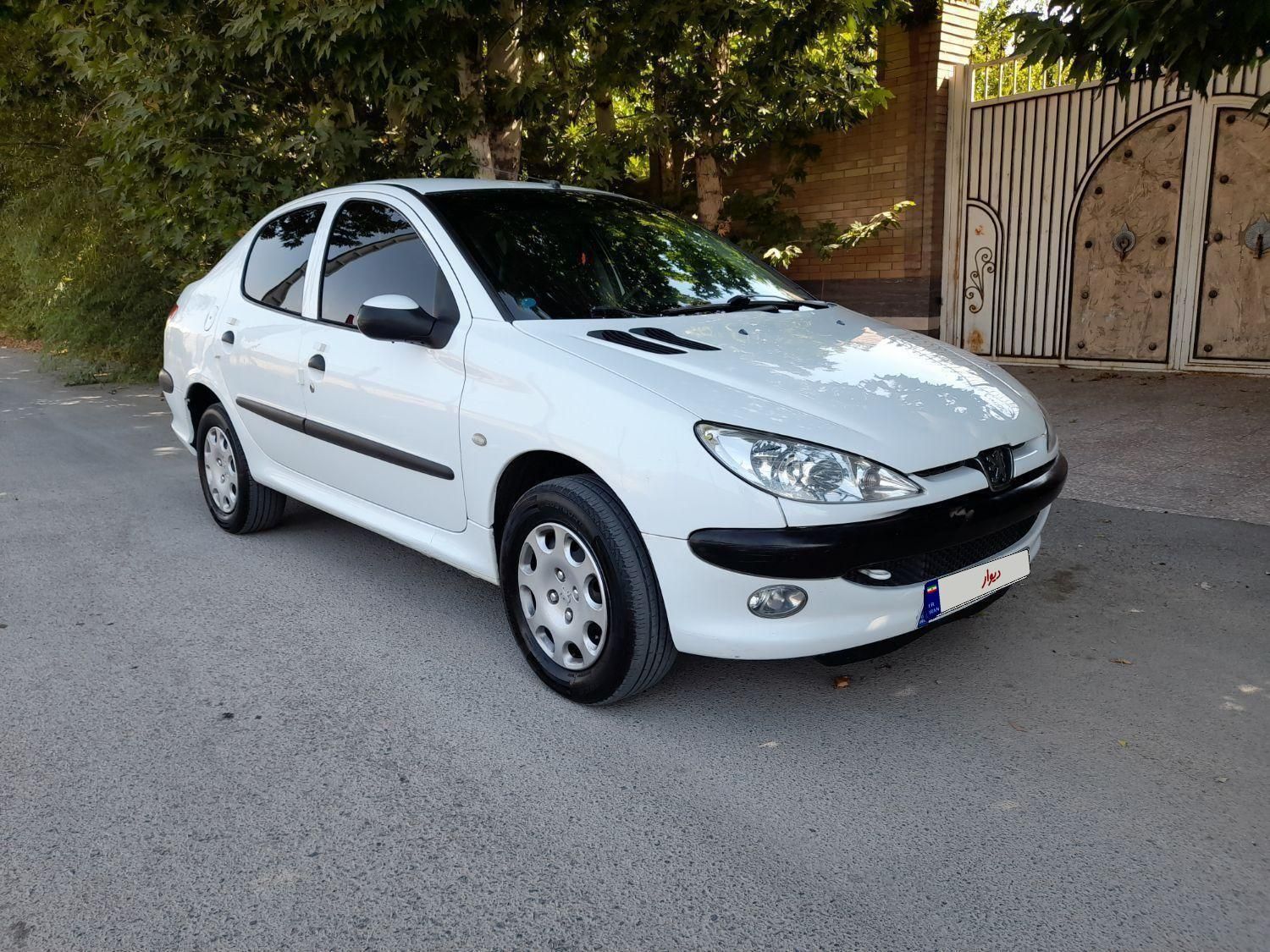 پژو ۲۰۶ صندوق دار v8 - 1396