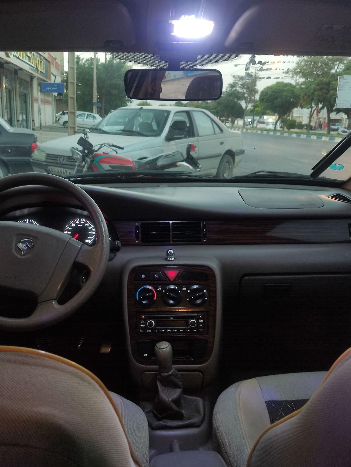 سمند LX XU7 - 1395