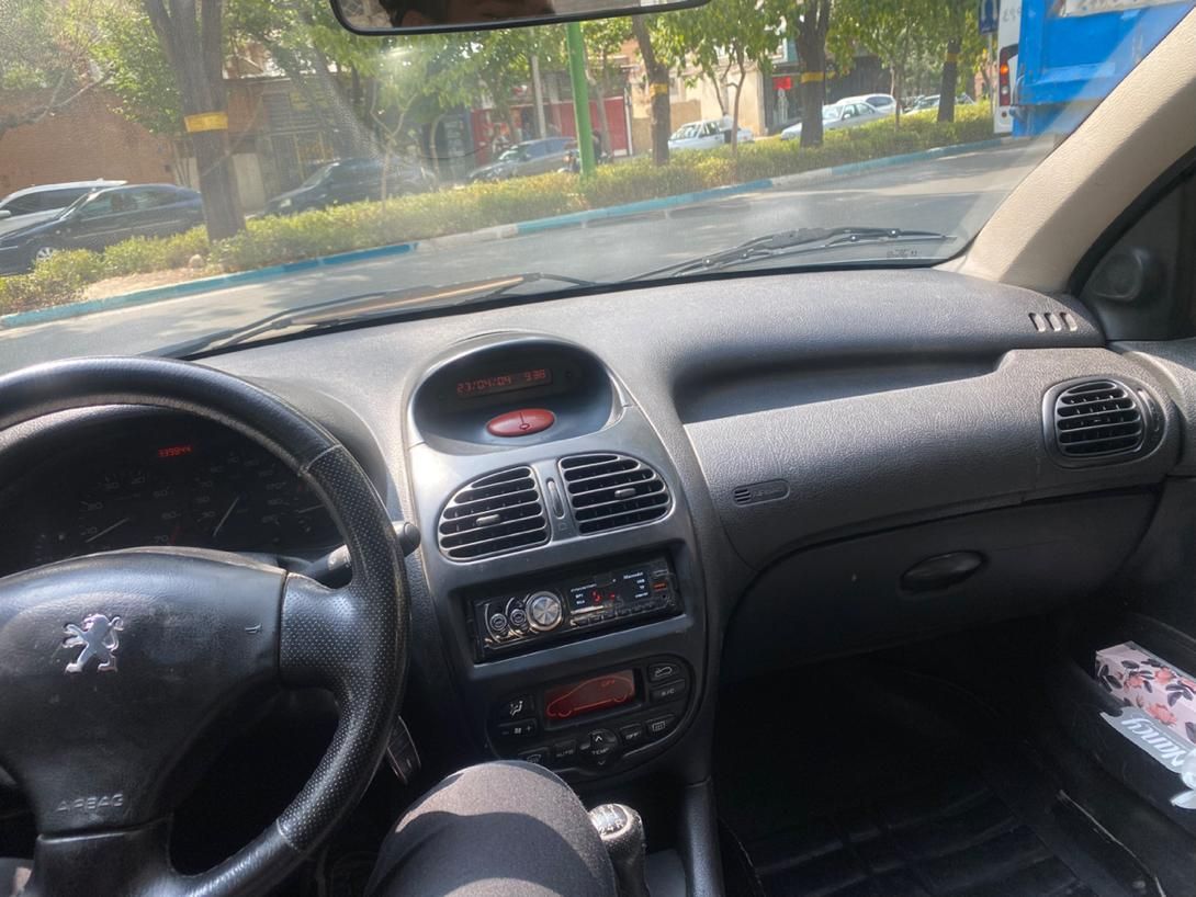 پژو ۲۰۶ صندوق دار v8 - 1385