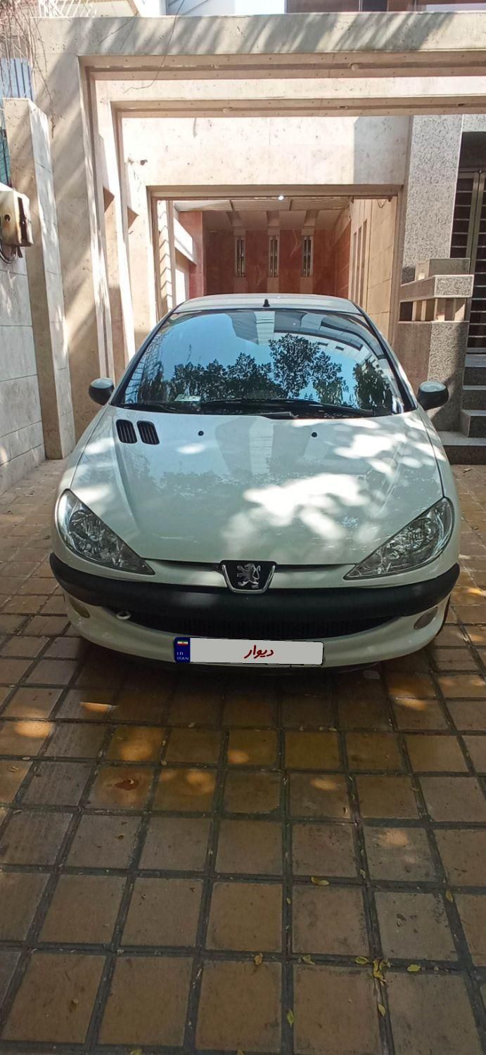 پژو ۲۰۶ صندوق دار v8 - 1396