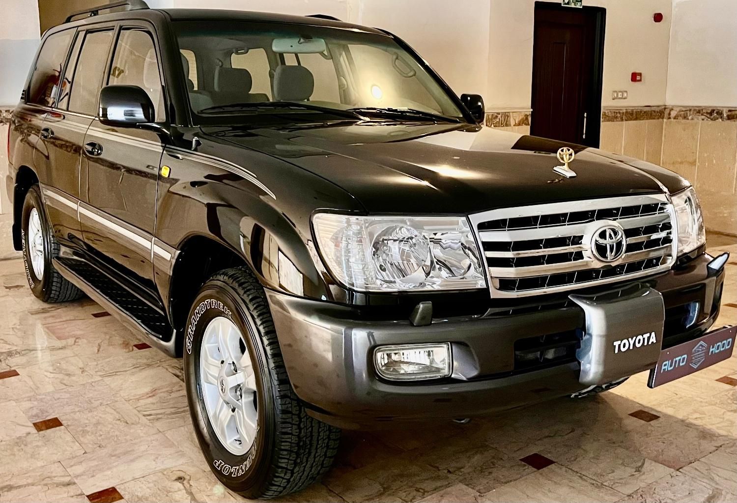 تویوتا لندکروز VXR نسل ۵ - 2006
