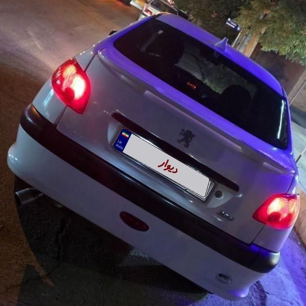 پژو ۲۰۶ صندوق دار v8 - 1393