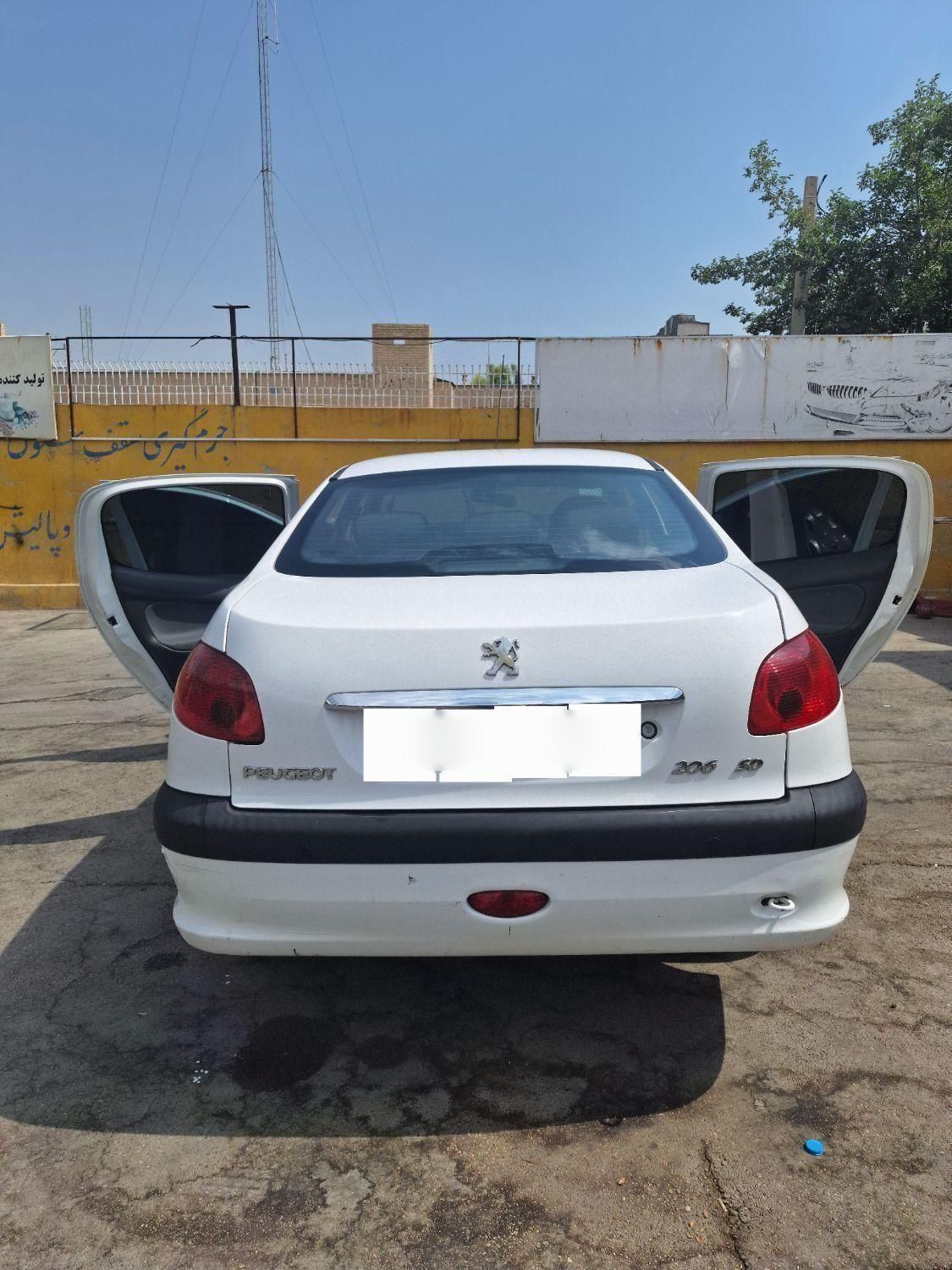 پژو ۲۰۶ صندوق دار v8 - 1394