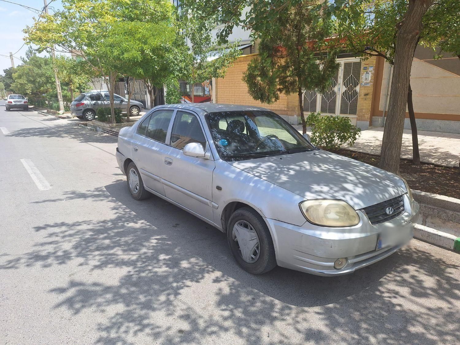 هیوندای ورنا دنده‌ ای - 1385
