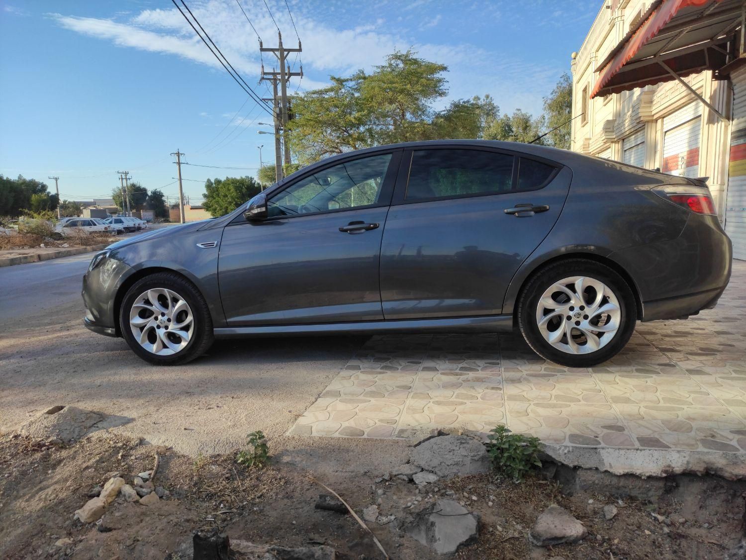 ام جی 6 لیفت بک GT فیس قدیم - 2015