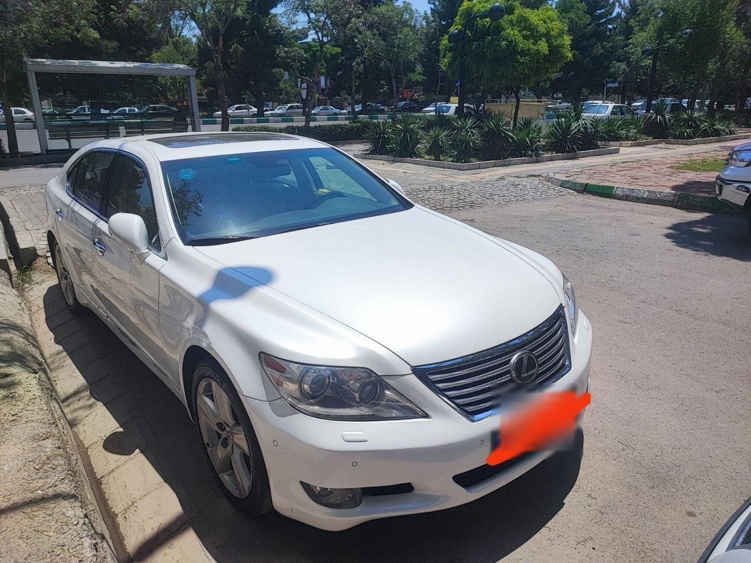 لکسوس LS 460 - 2010