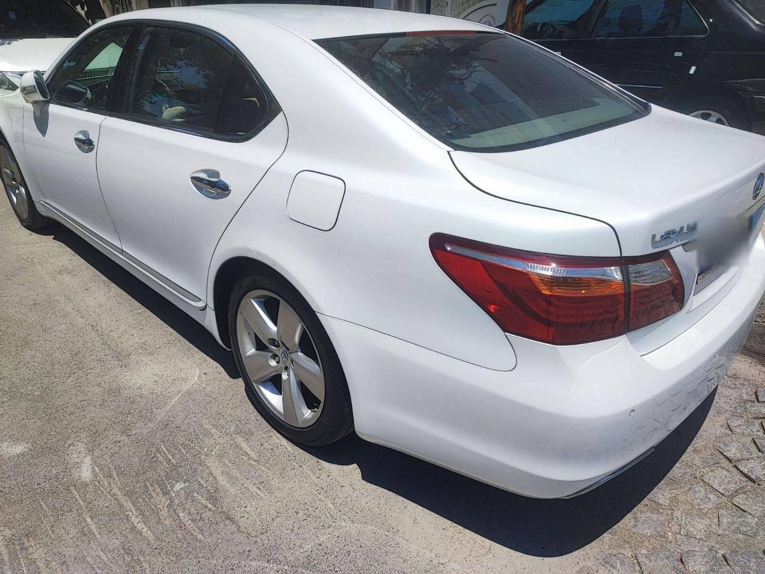 لکسوس LS 460 - 2010