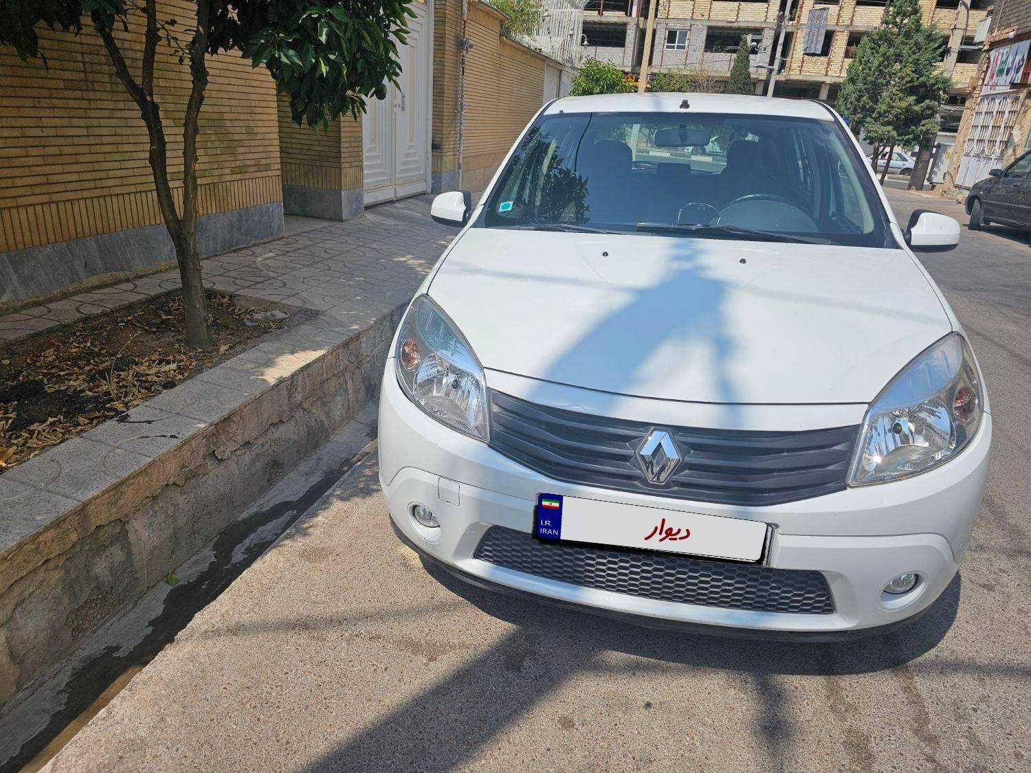 رنو ساندرو اتوماتیک - 1396