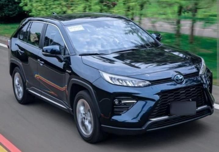 تویوتا کمری XLE - 2025