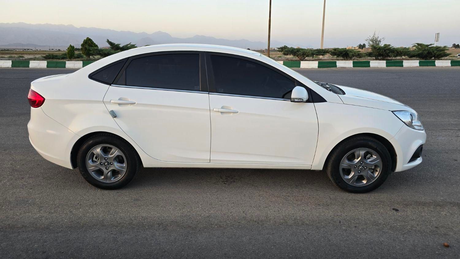 جک J4 اتوماتیک ساده - 1402