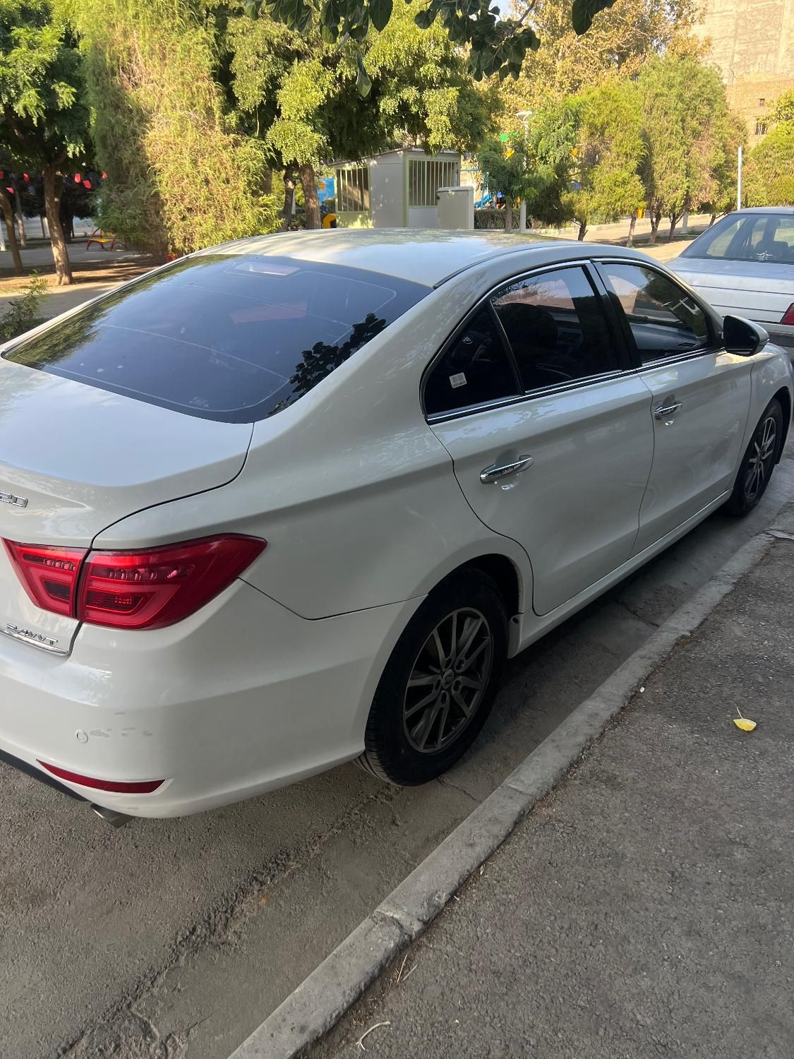 لیفان 820 اتوماتیک - 1395