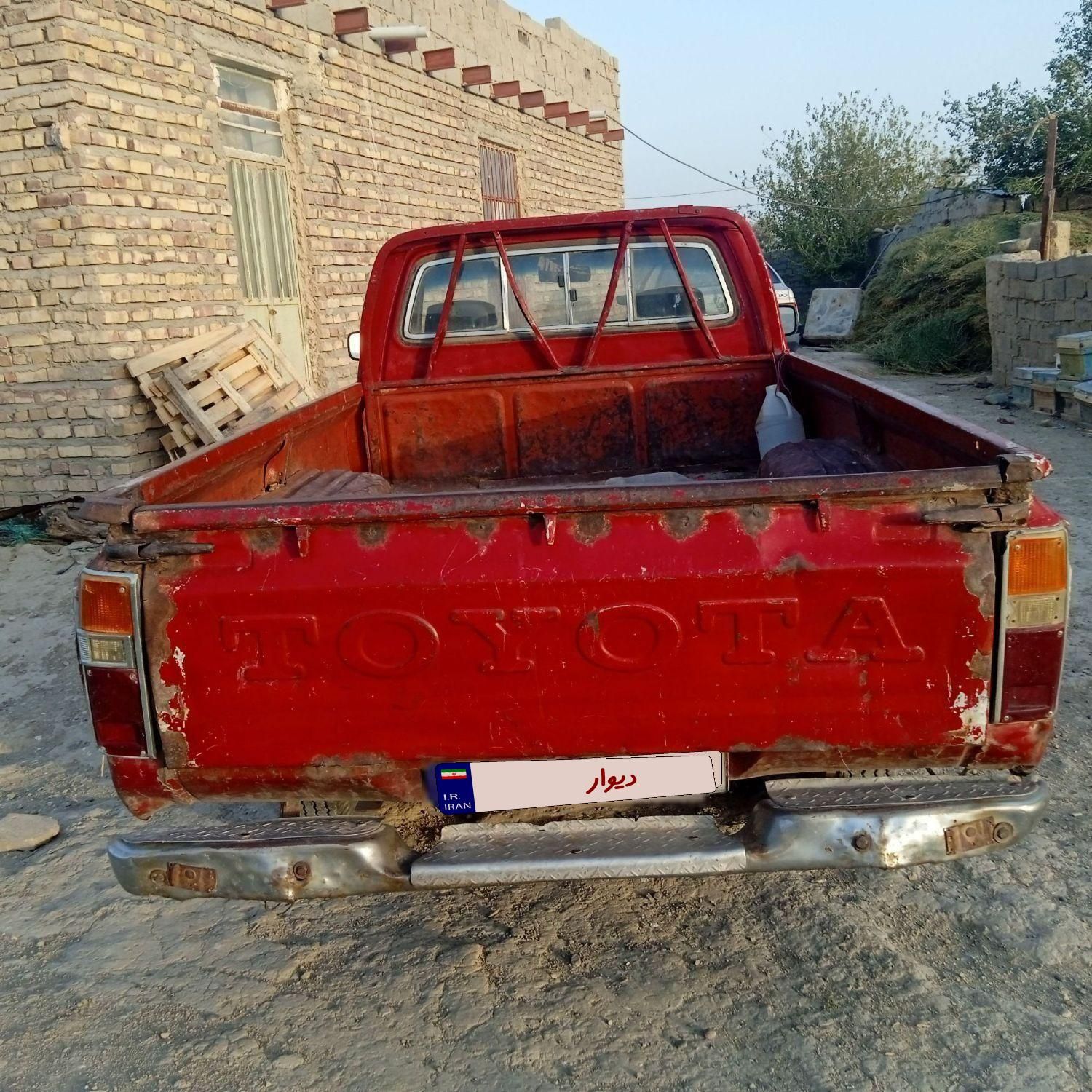 تویوتا کمری XLE - 1402