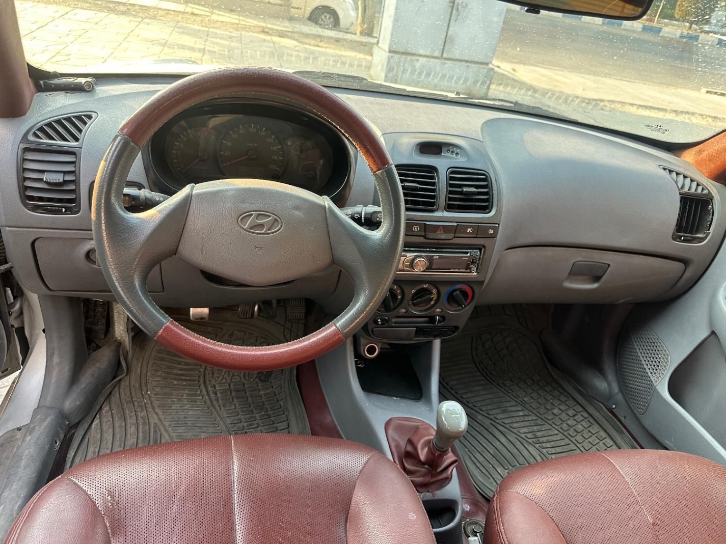 هیوندای ورنا دنده‌ ای - 1384