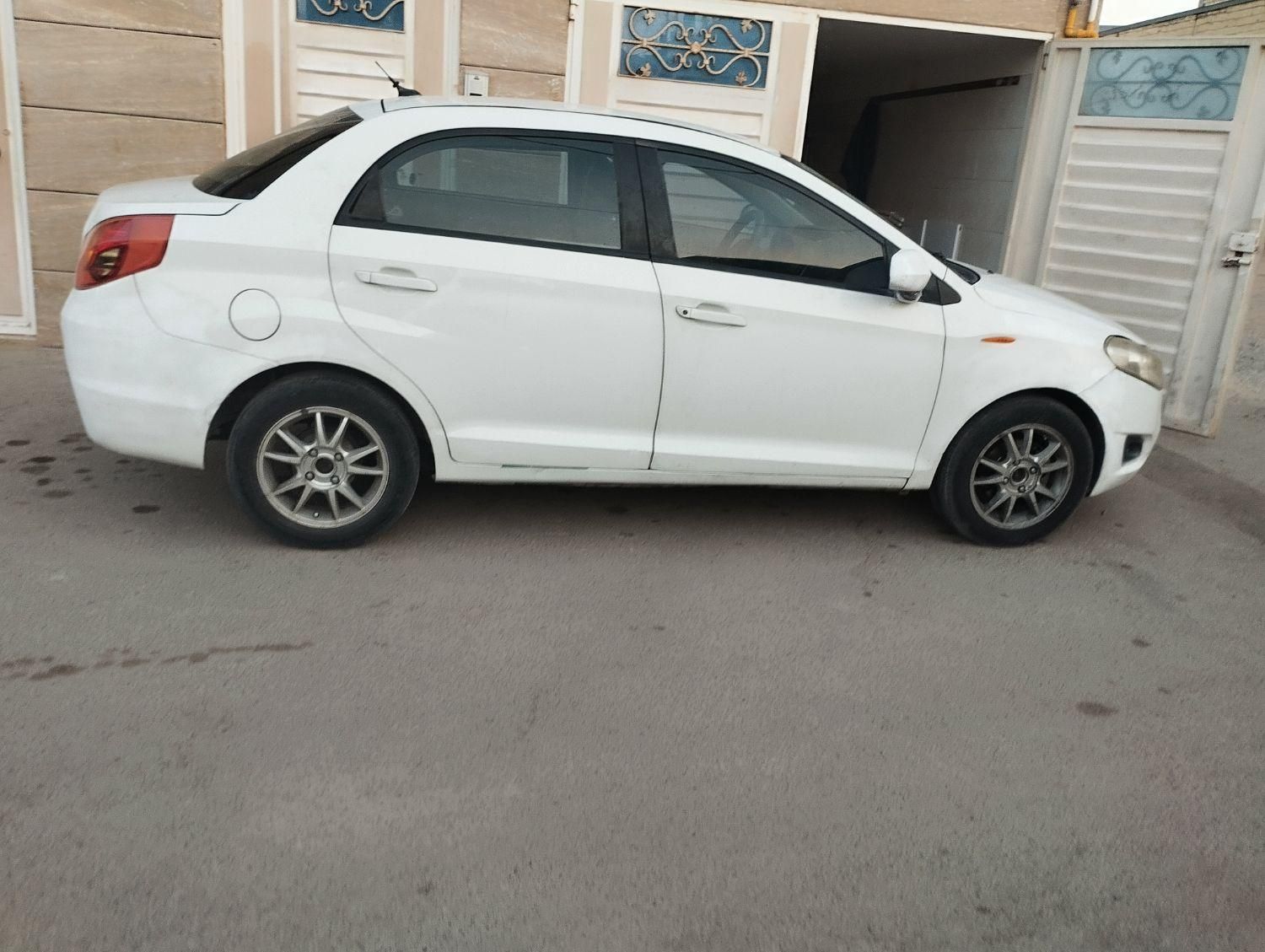 ام وی ام 315 صندوقدار ساده دنده ای - 1391