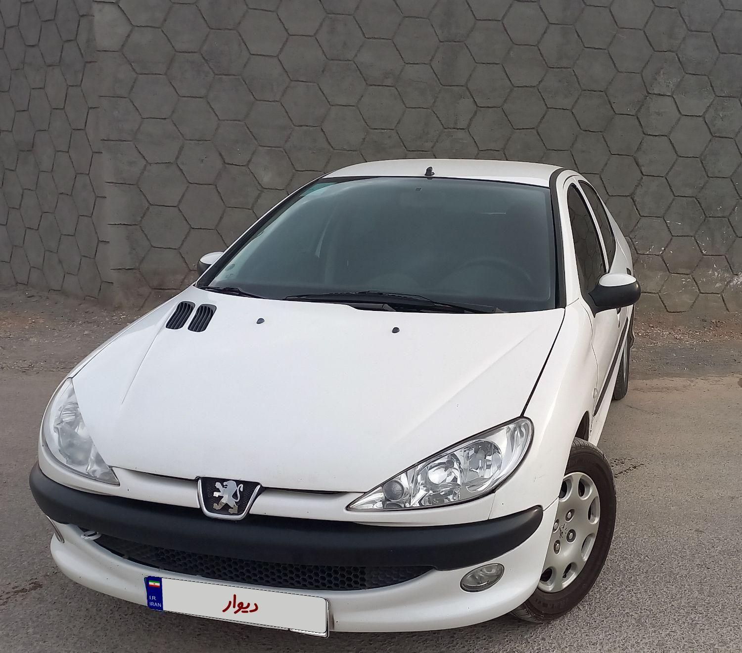 پژو ۲۰۶ صندوق دار v8 - 1394