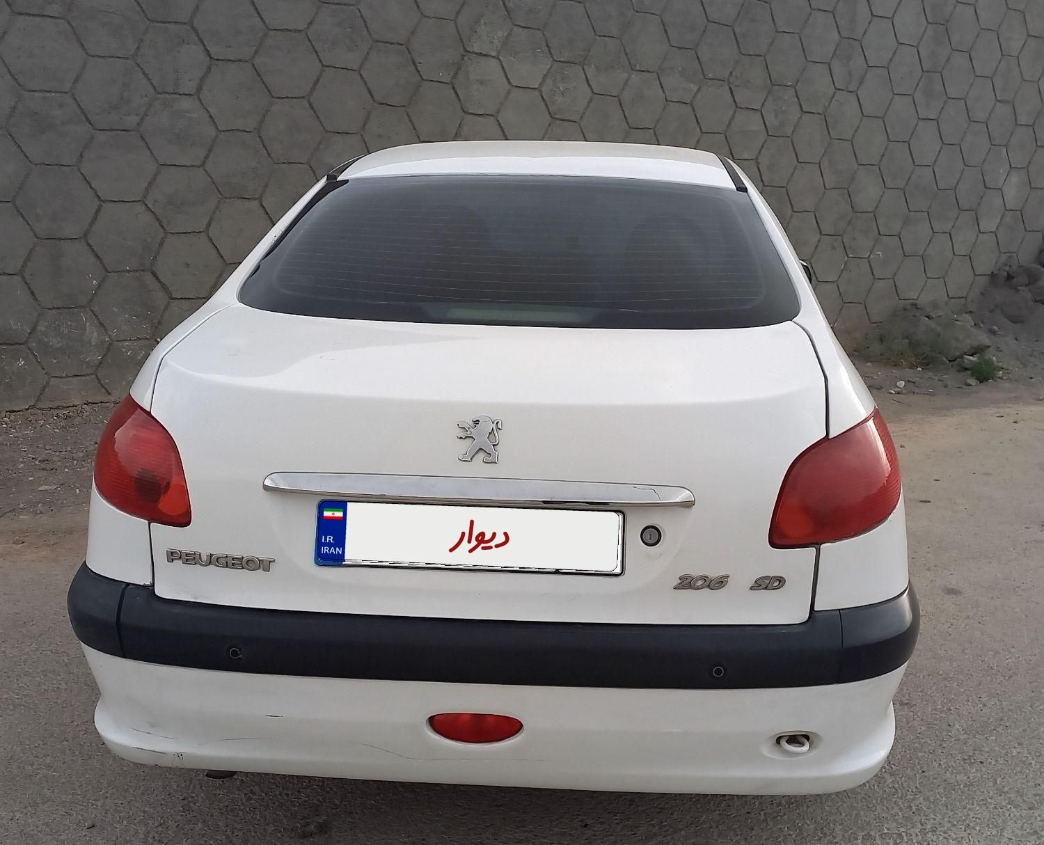 پژو ۲۰۶ صندوق دار v8 - 1394