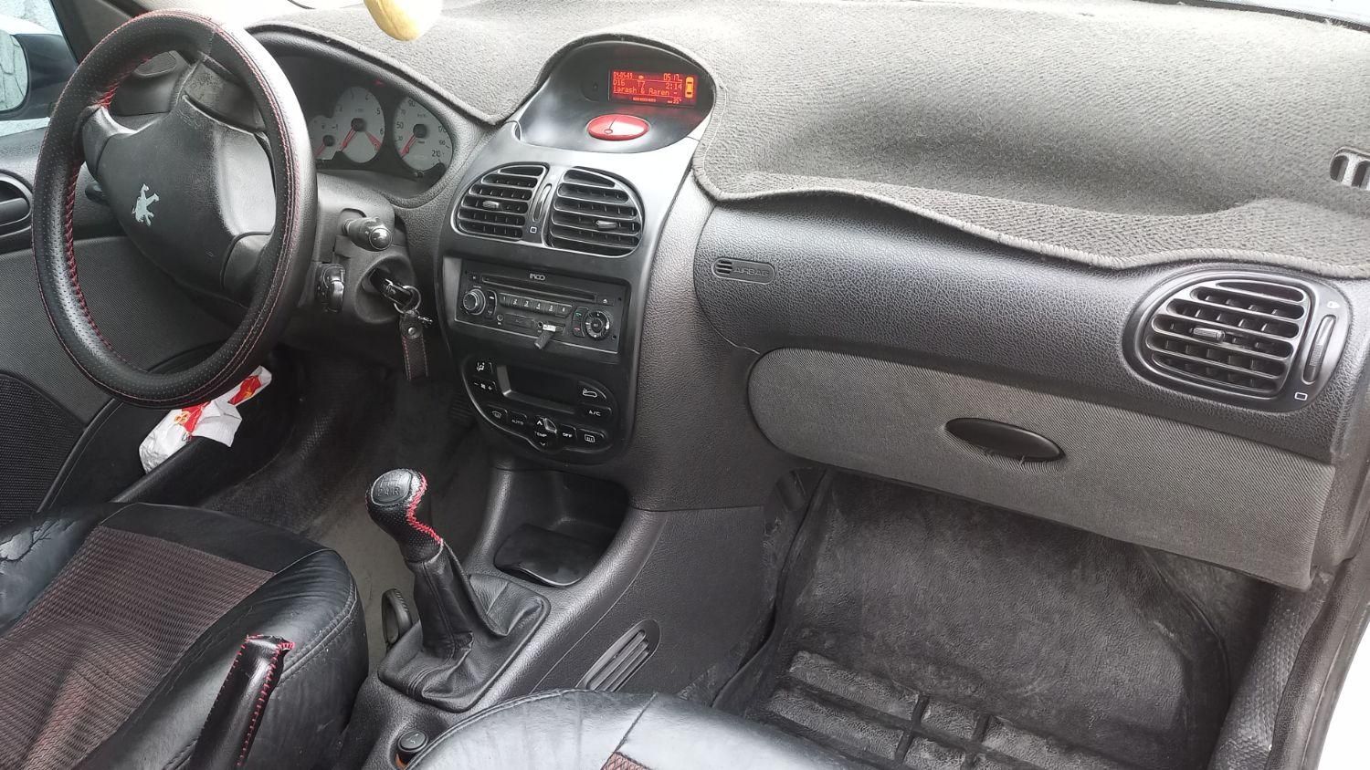 پژو ۲۰۶ صندوق دار v8 - 1394
