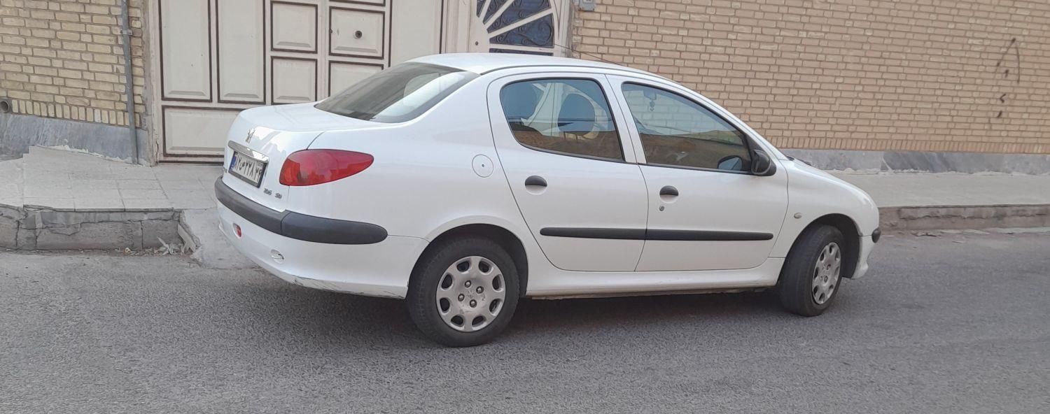 پژو ۲۰۶ صندوق دار v8 - 1394