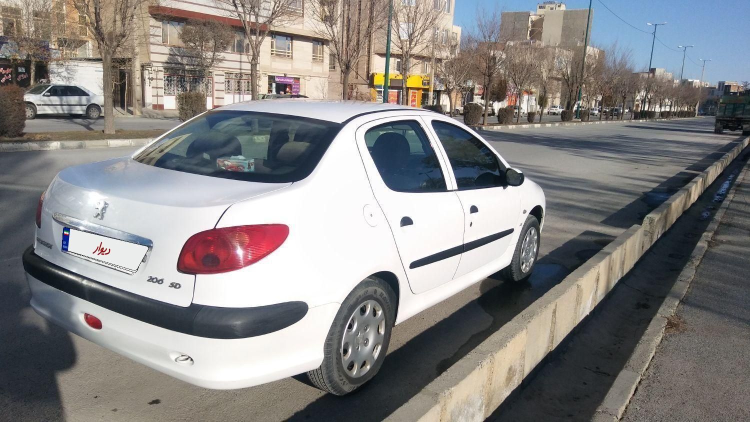پژو ۲۰۶ صندوق دار v8 - 1390