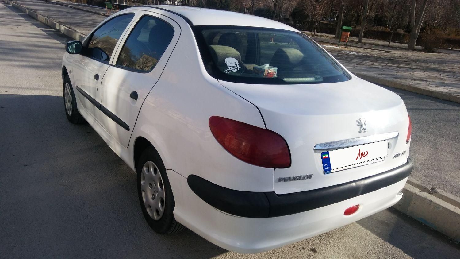 پژو ۲۰۶ صندوق دار v8 - 1390