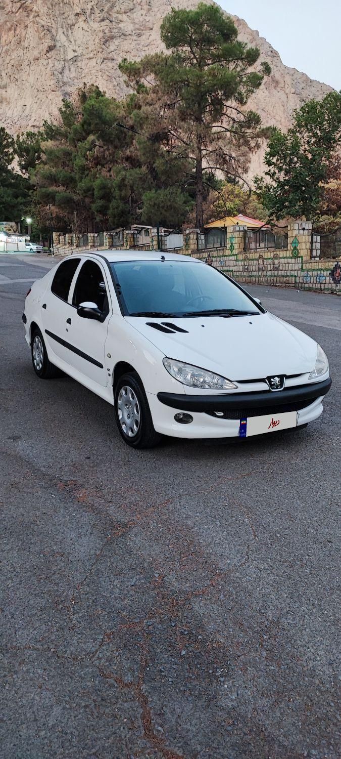 پژو ۲۰۶ صندوق دار v8 - 1394