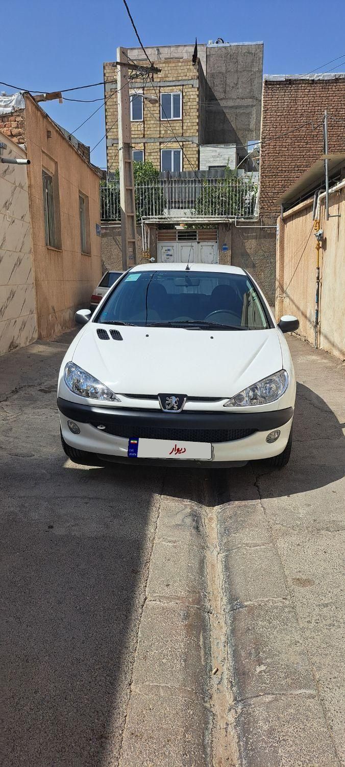 پژو ۲۰۶ صندوق دار v8 - 1400