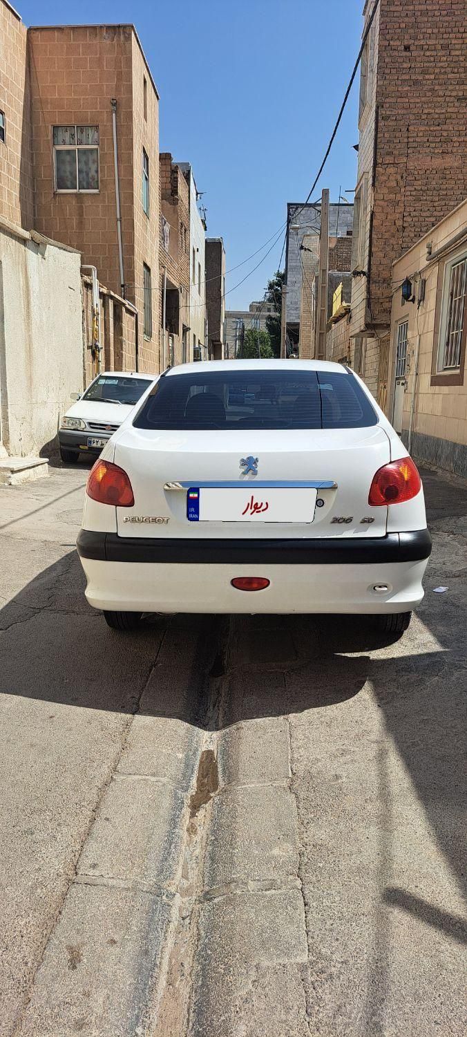 پژو ۲۰۶ صندوق دار v8 - 1400