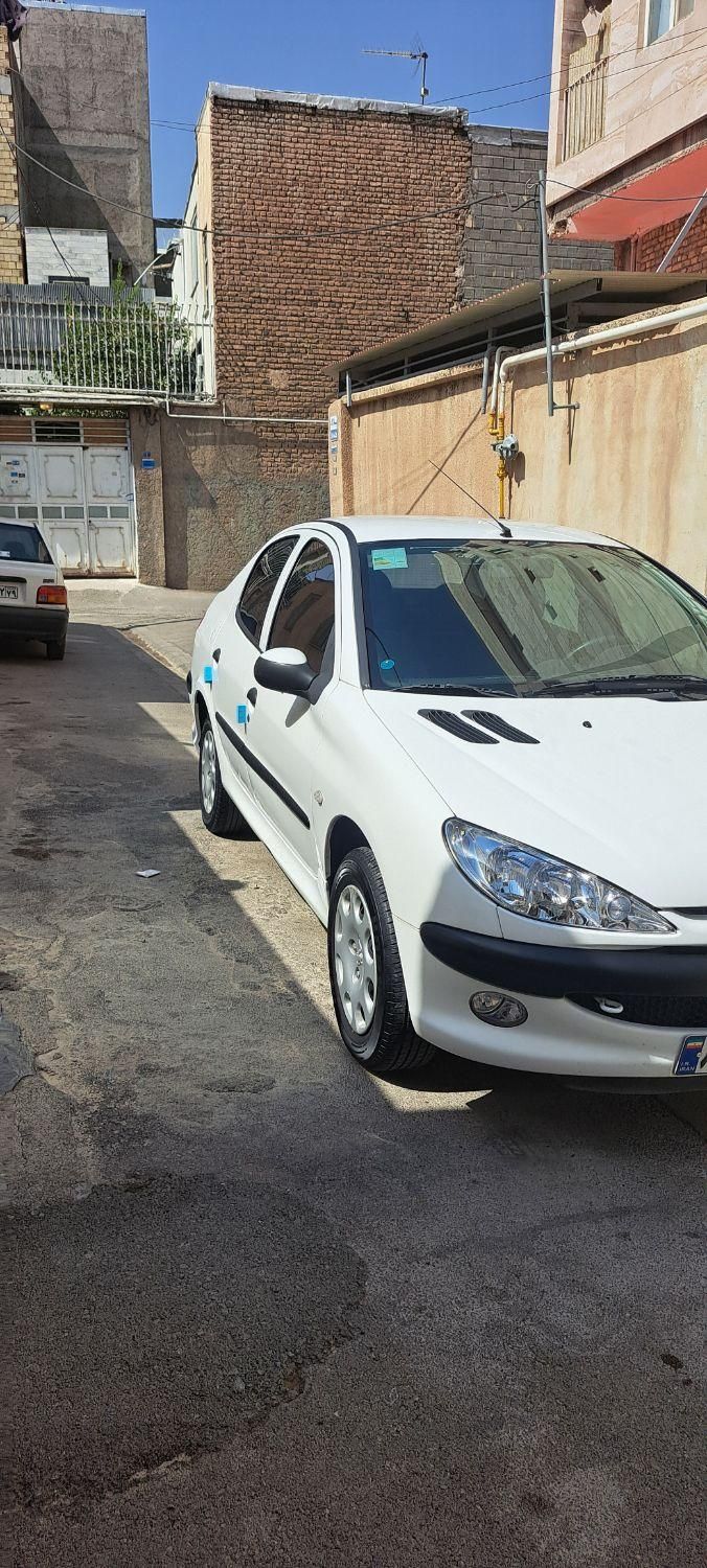 پژو ۲۰۶ صندوق دار v8 - 1400