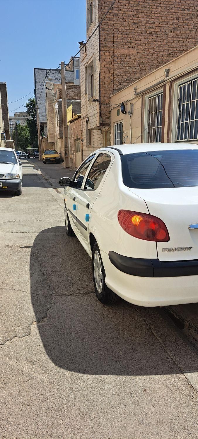 پژو ۲۰۶ صندوق دار v8 - 1400