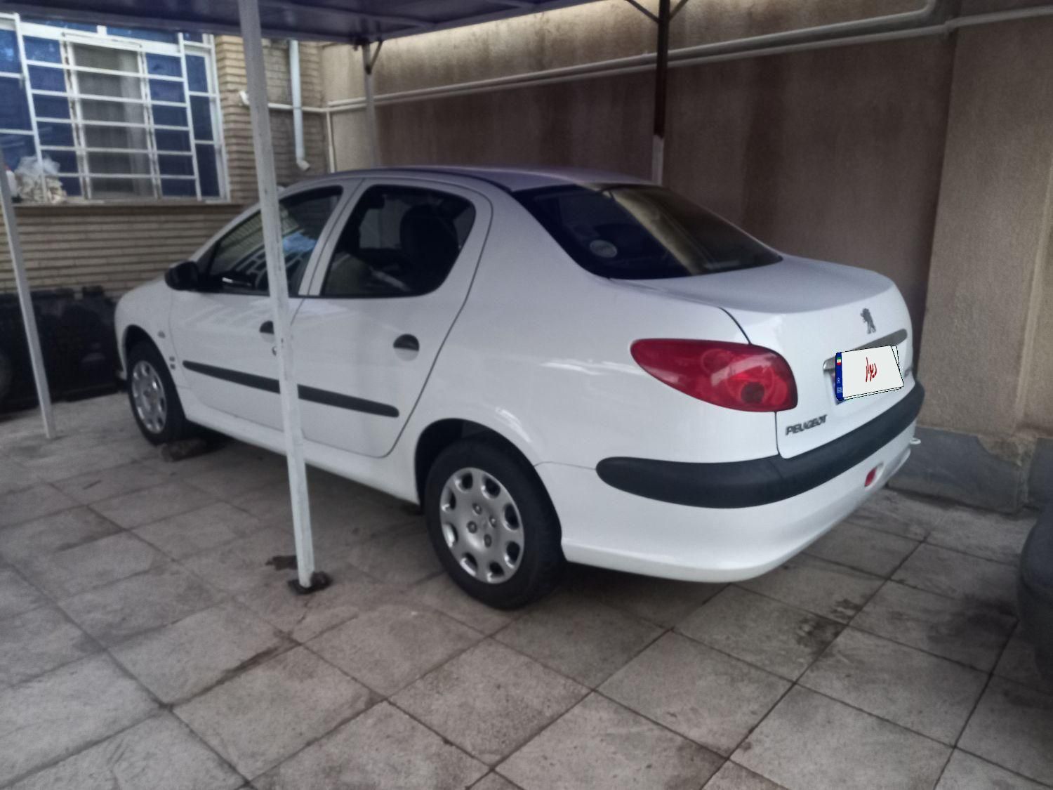 پژو ۲۰۶ صندوق دار v8 - 1395