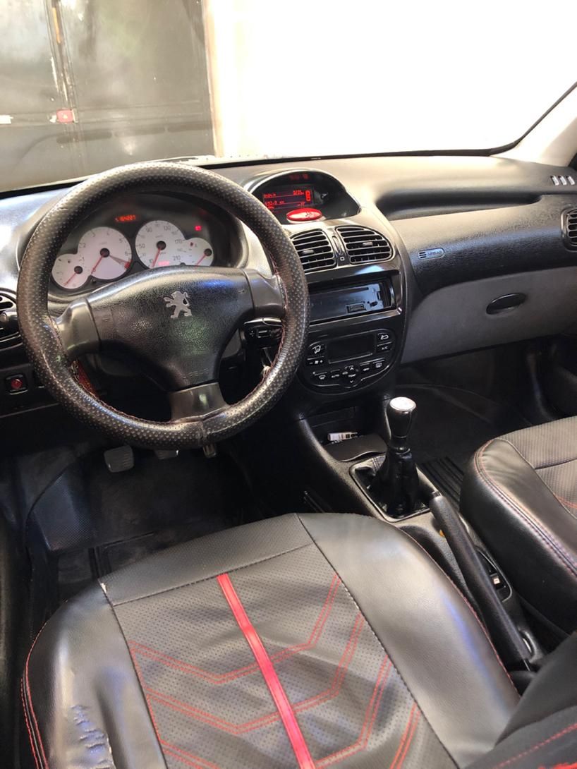 پژو ۲۰۶ صندوق دار v8 - 1396