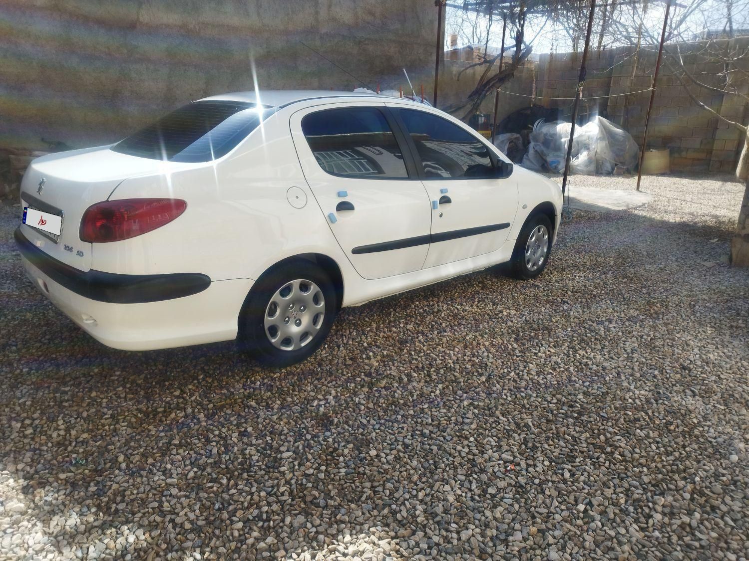 پژو ۲۰۶ صندوق دار v8 - 1390